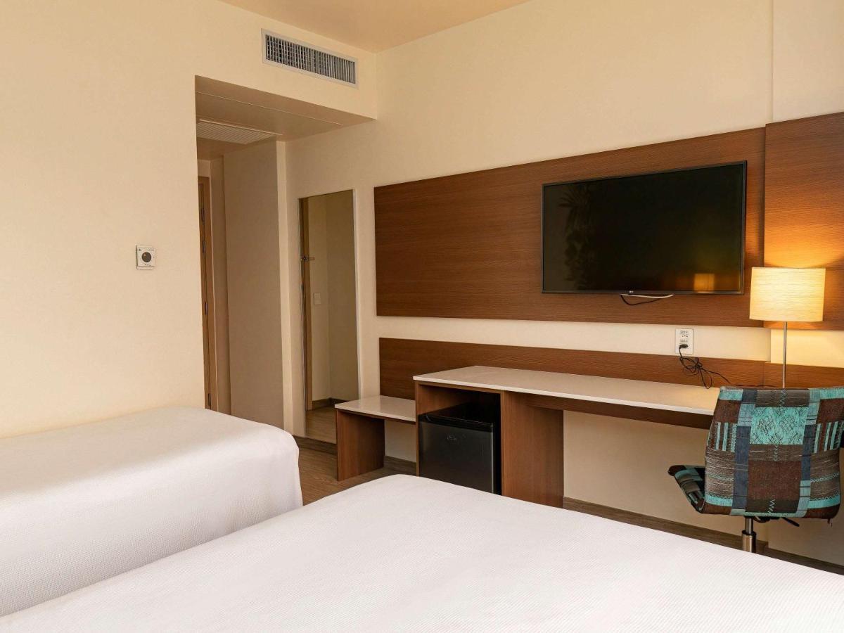Ibis Styles Curitiba Aeroporto Hotel São José dos Pinhais Exterior foto