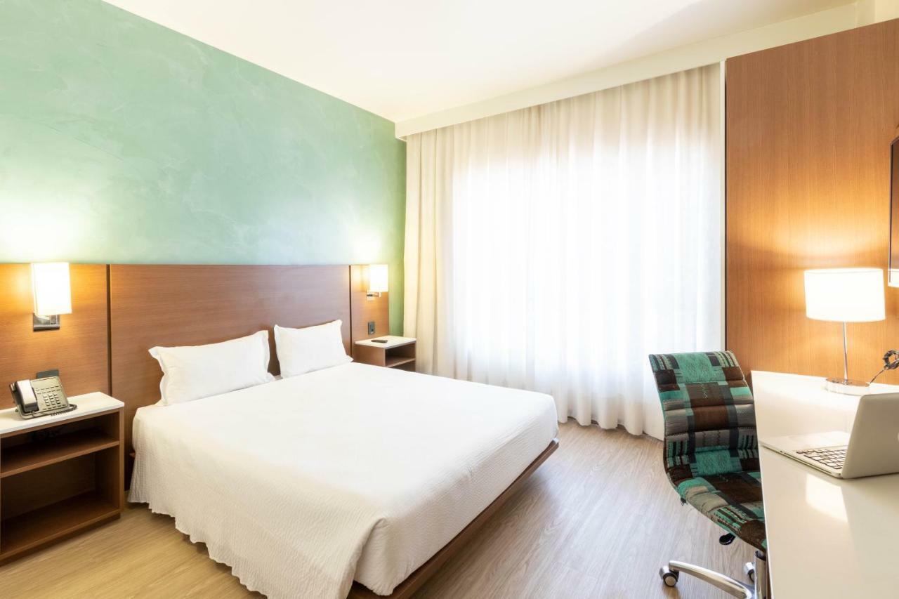Ibis Styles Curitiba Aeroporto Hotel São José dos Pinhais Exterior foto